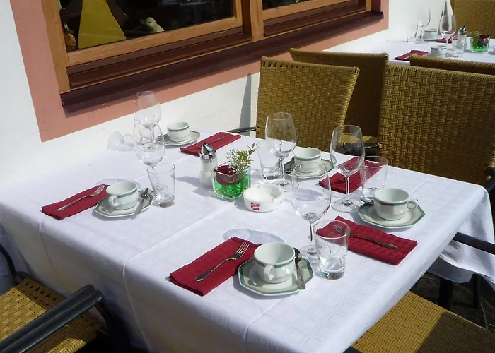 ホテル Neuwirt 3*