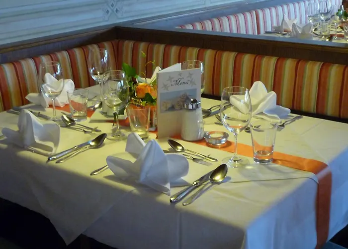 ホテル Neuwirt ブーヘン